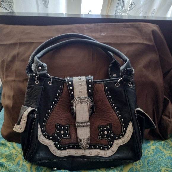 Euc P&G collection handcrafted leather bag - Picture 1 of 11